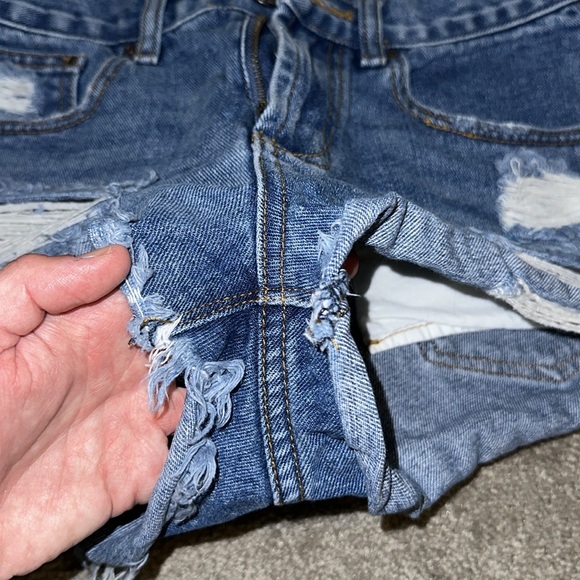 Billabong Jean shorts size 25 🩵 - Picture 2 of 5